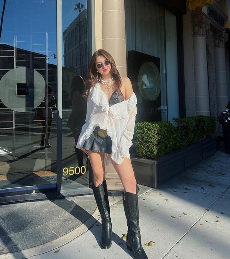 Sophie Silva porn model img