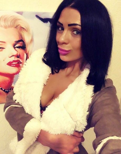 Iasmina Roxana model nude picture