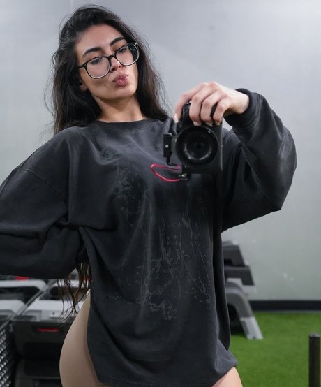 flexwness star beautiful photo