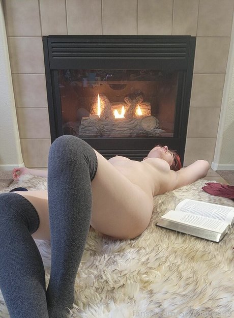 GodQueen99 model nude archive