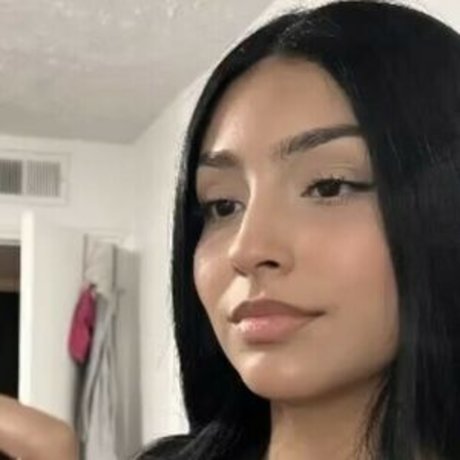 Alyssalyssa1933 hd actress galleries