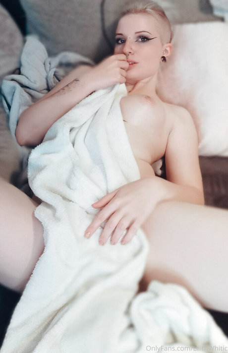 Miss Snow beautiful star pictures