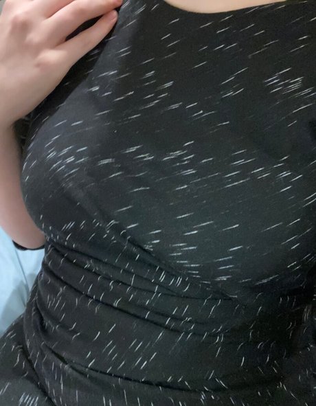 Frozen Cherry xxx model gallery