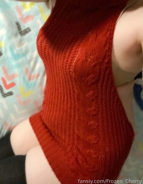 Frozen Cherry model sexy pics