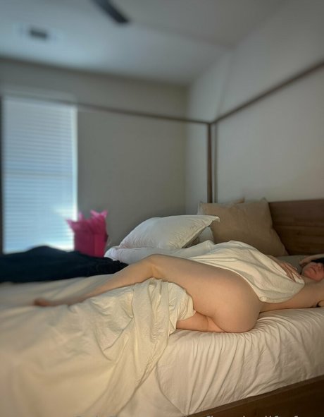 thetoplesstrainer model nudes pic