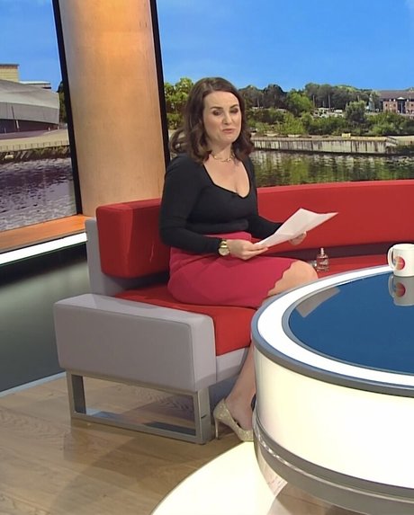 Nina Warhurst star free pics