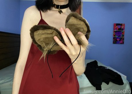 AnnieDro hot actress galleries