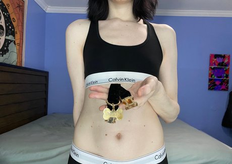 AnnieDro model image