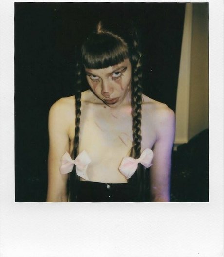 bb apathy hot actress pics