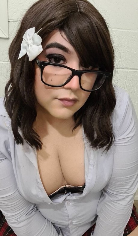 KittyFrills model art galleries