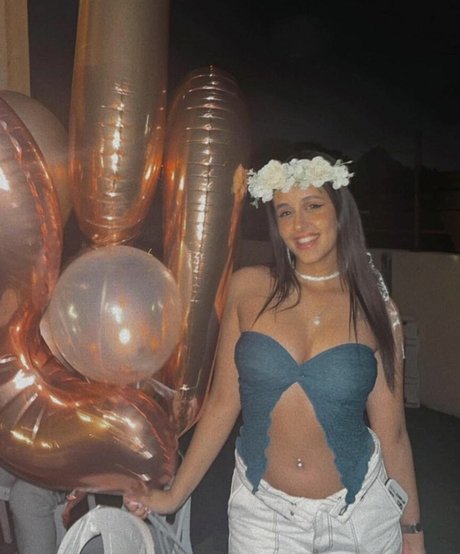 May Cohen star hot images