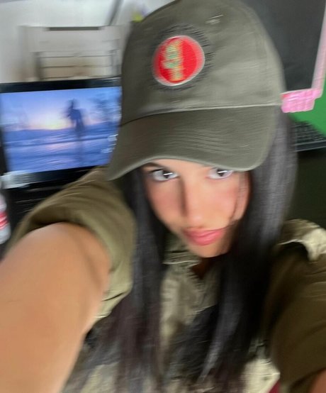 May Cohen perfect actress img