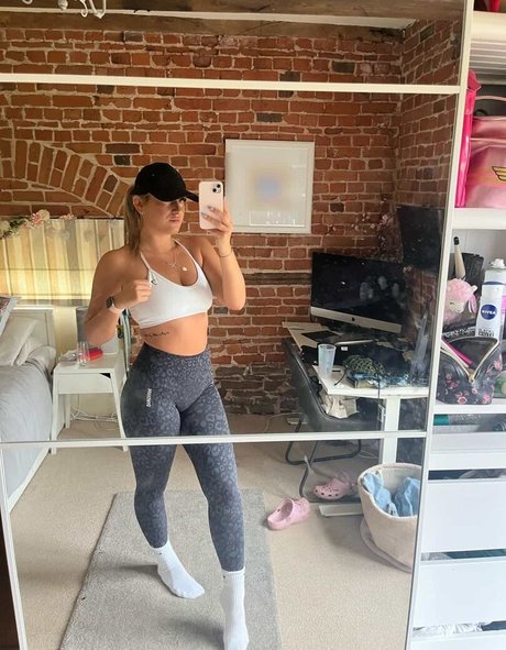 Hol Grace model nudes pics