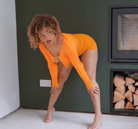 KiaraPeachy perfect actress galleries