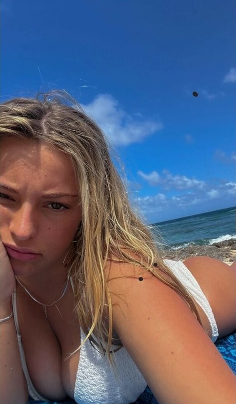 Belle Warren star sexy galleries