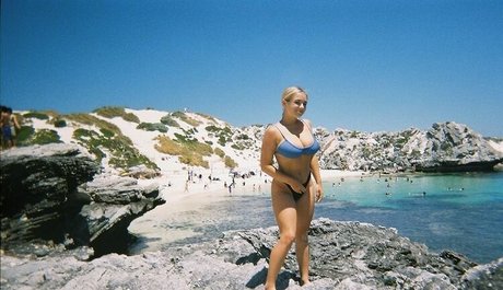 Arlea adult model photo