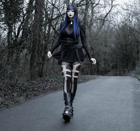 CreepyCassy star adult pics