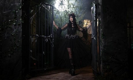 CreepyCassy model pretty gallery