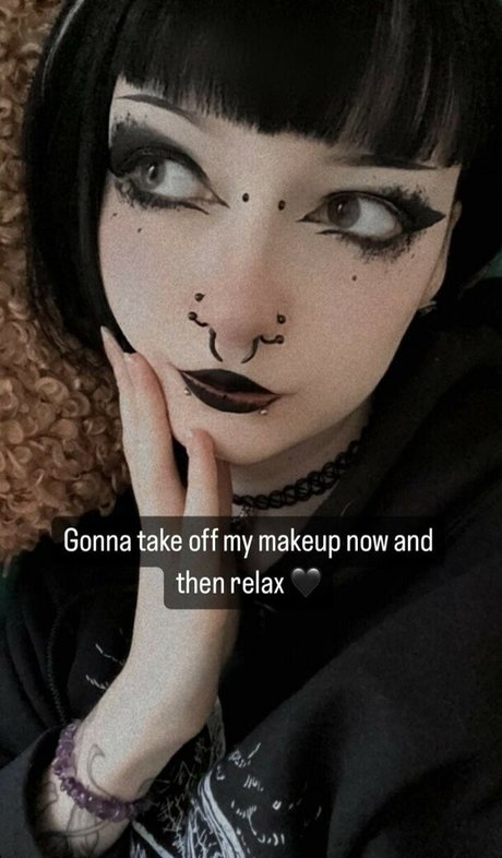 CreepyCassy sex star image