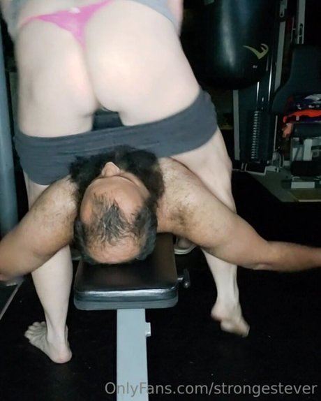 Becca Swanson nude model pic