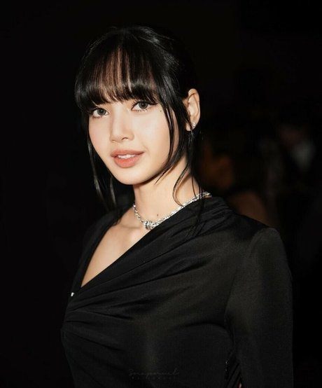 Lisa Blackpink exclusive model img
