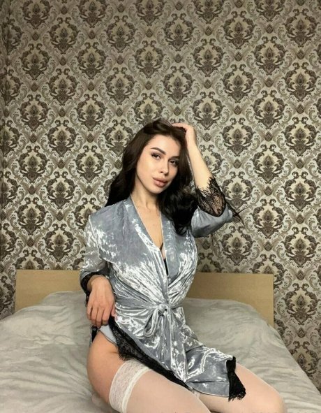 elizabeth natural perfect pornstar img