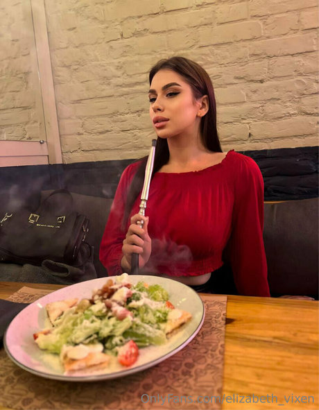 elizabeth natural xxx pornstar photo