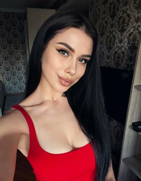 elizabeth natural model sex pic