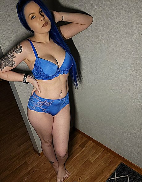 isaredbird model pornographic pictures