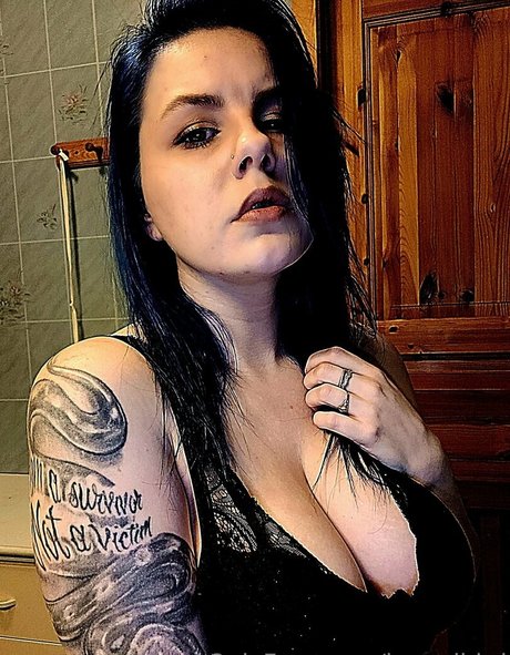 isaredbird xxx star pics