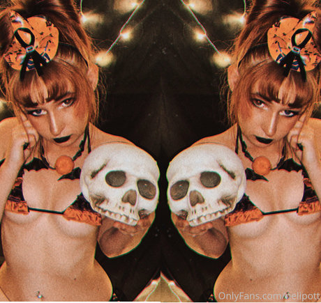 juniejoe nude model pic