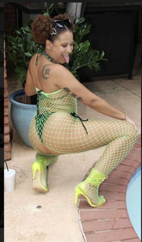 itsdatyaztho nudes star gallery