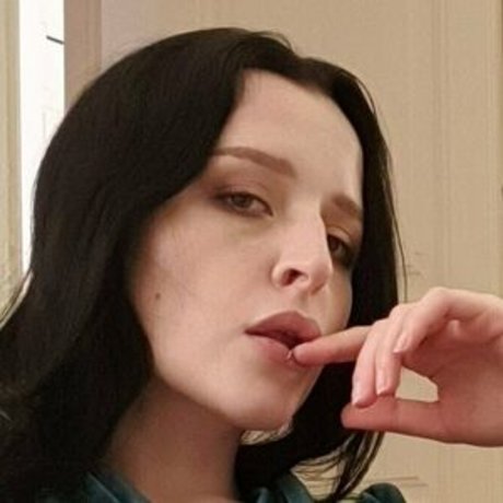 zoeunholy erotic model pic