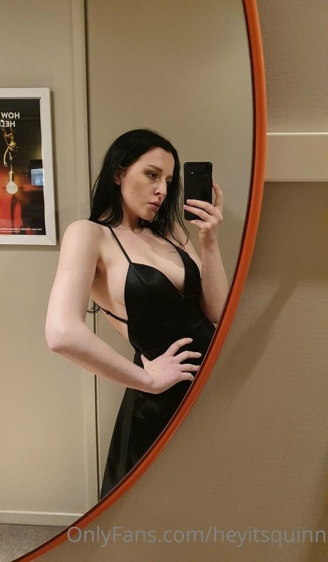 zoeunholy nice actress images