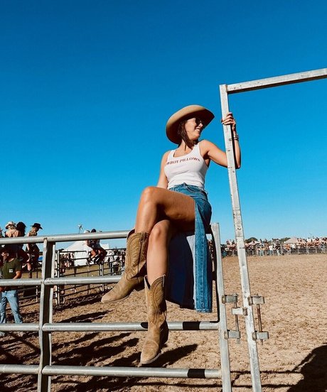 Monica Gonzalez model hot photos