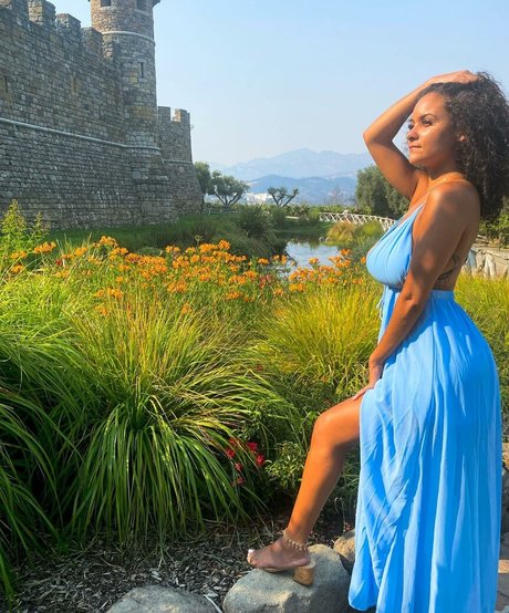 Nicole A Foster hd model gallery