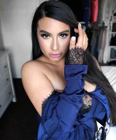 Wendy Alcala hot star photos