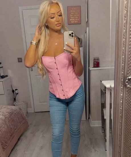 Lily Mcalpine pornstar naked photo