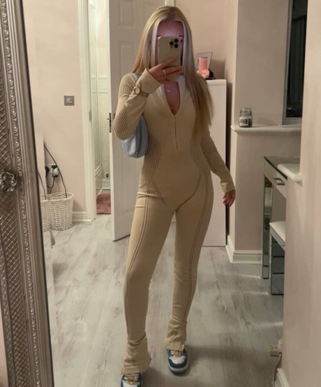 Lily Mcalpine exclusive model gallery