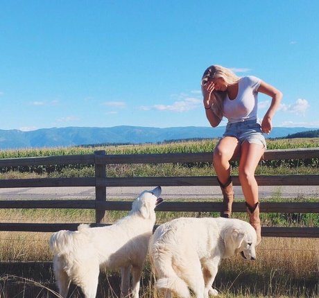 Aimee Eline top model gallery