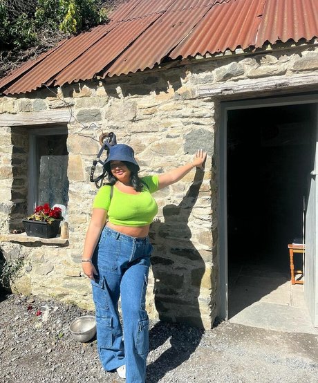 caravernon pornstar beautiful pics