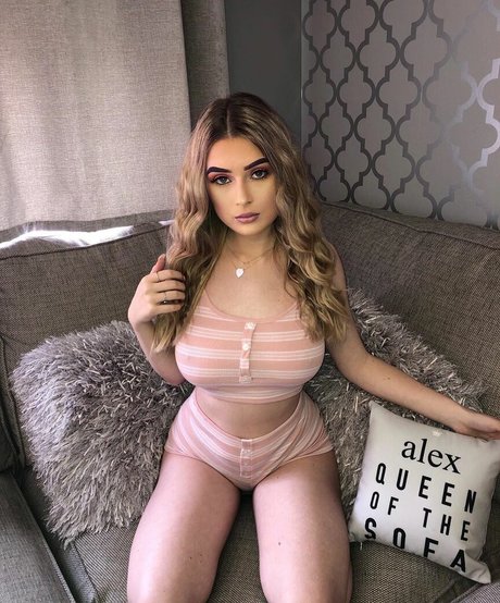 Alex Estelle art star photos