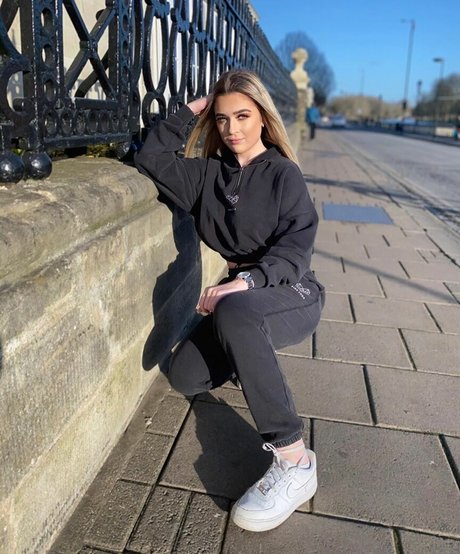 Alex Estelle xxx actress photo