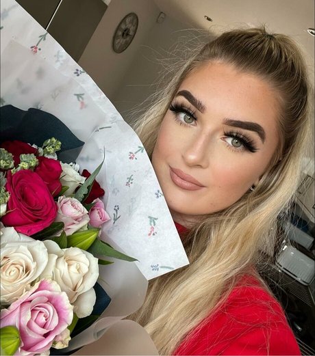 Alex Estelle model exclusive img