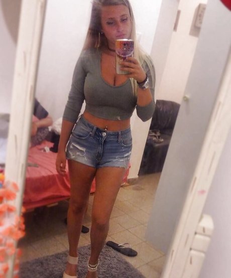 Luan Raviv pornstar pretty photos