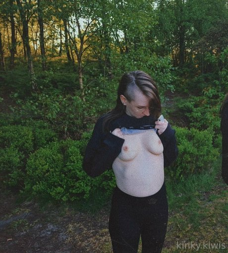 kinkykiwisx star erotic image