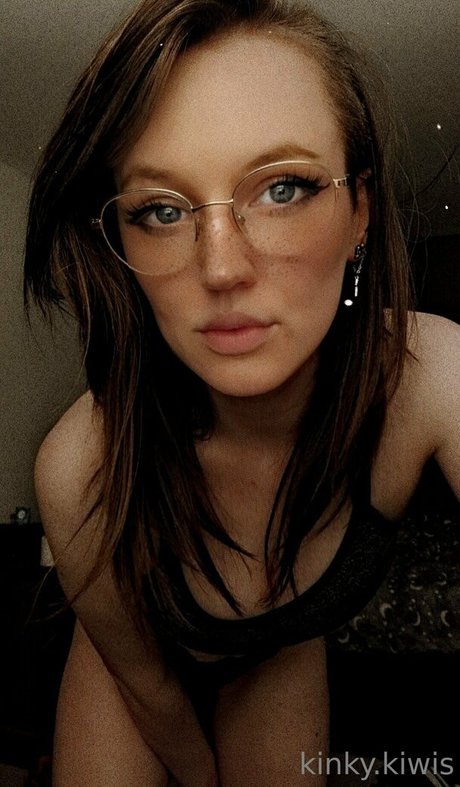kinkykiwisx model pretty photo