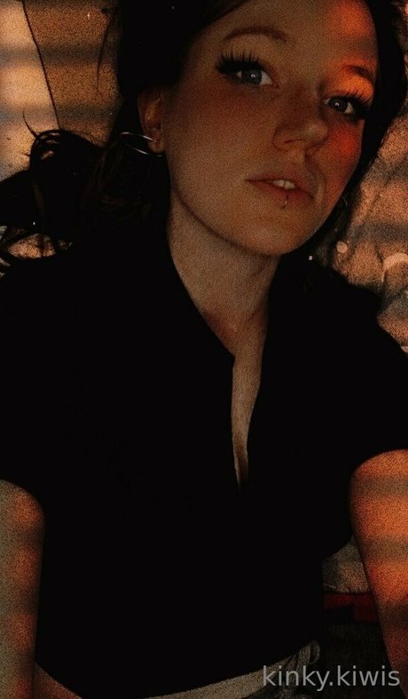 kinkykiwisx model pretty img