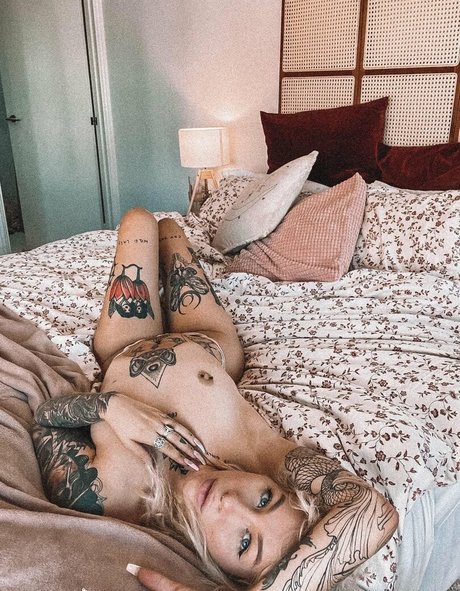 The Omen nudes star archive