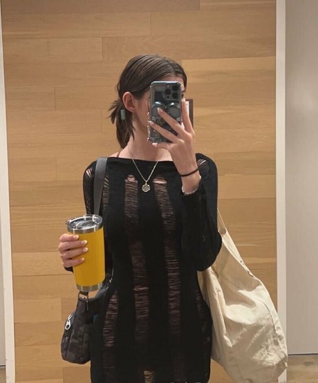 claudipher nude model picture